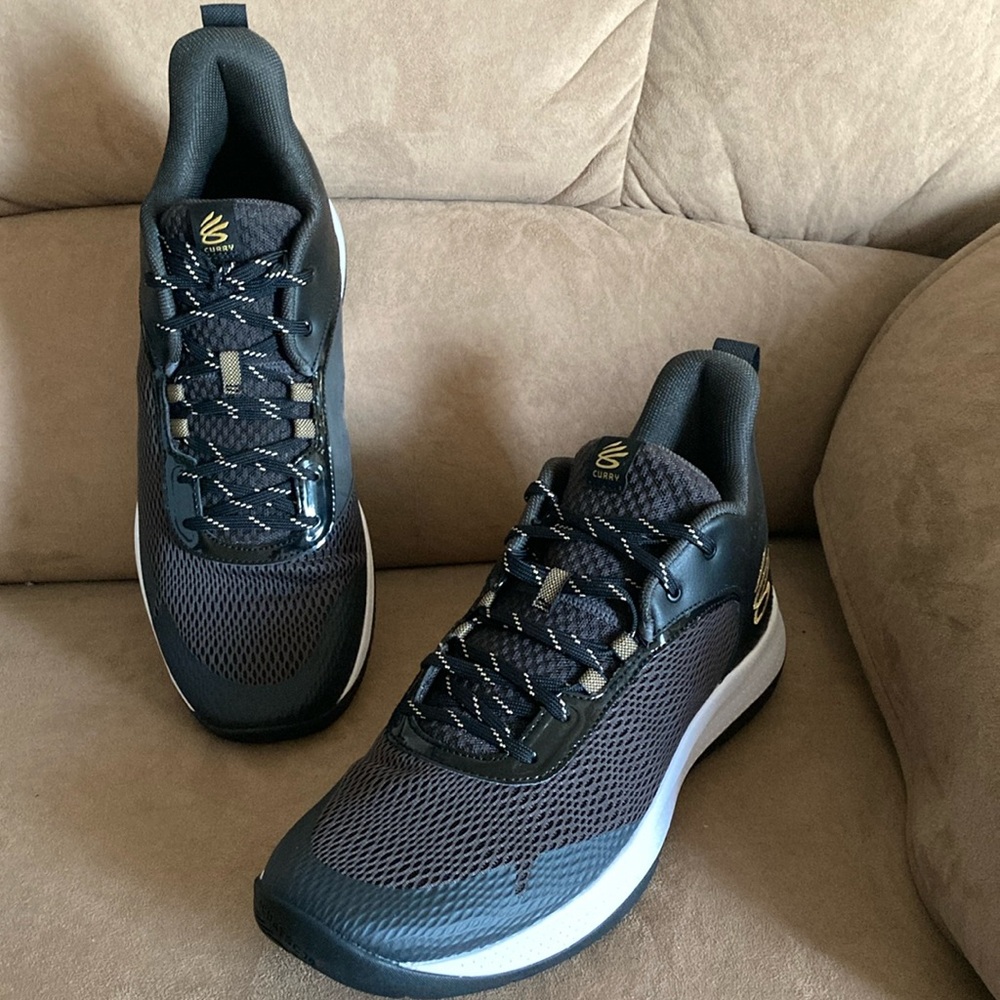 Under Armour Curry 3Z6, Grey/Black/Gold, Size 13, NIB